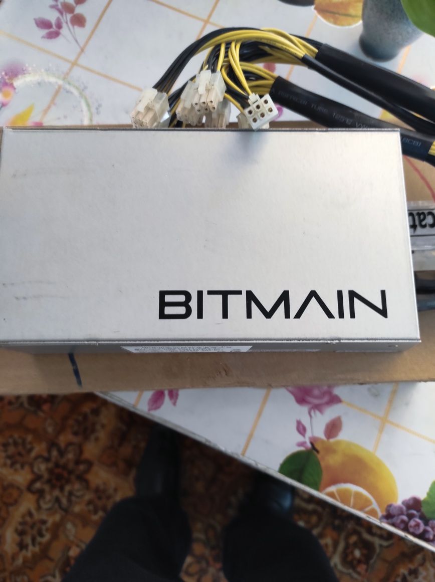 Блок живлення BITMAIN