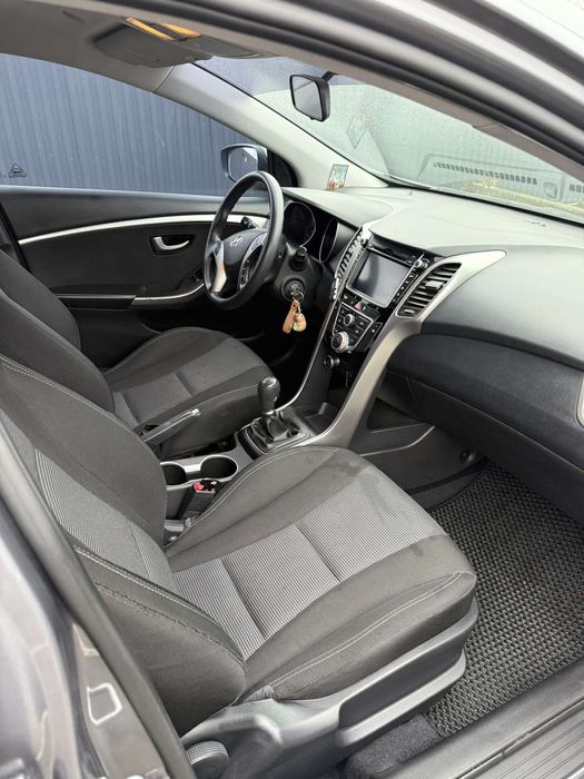 Продам авто надійне економне м'яке доглянуте питання по телефону