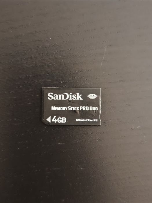 Cartão Memória PSP SanDisk 4GB Memory Stick PRO Duo