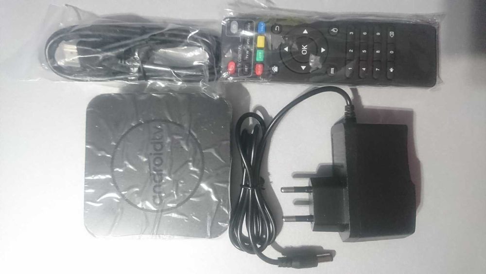 Приставка Смарт TV BOX Q10 4/32 Гб Android 14