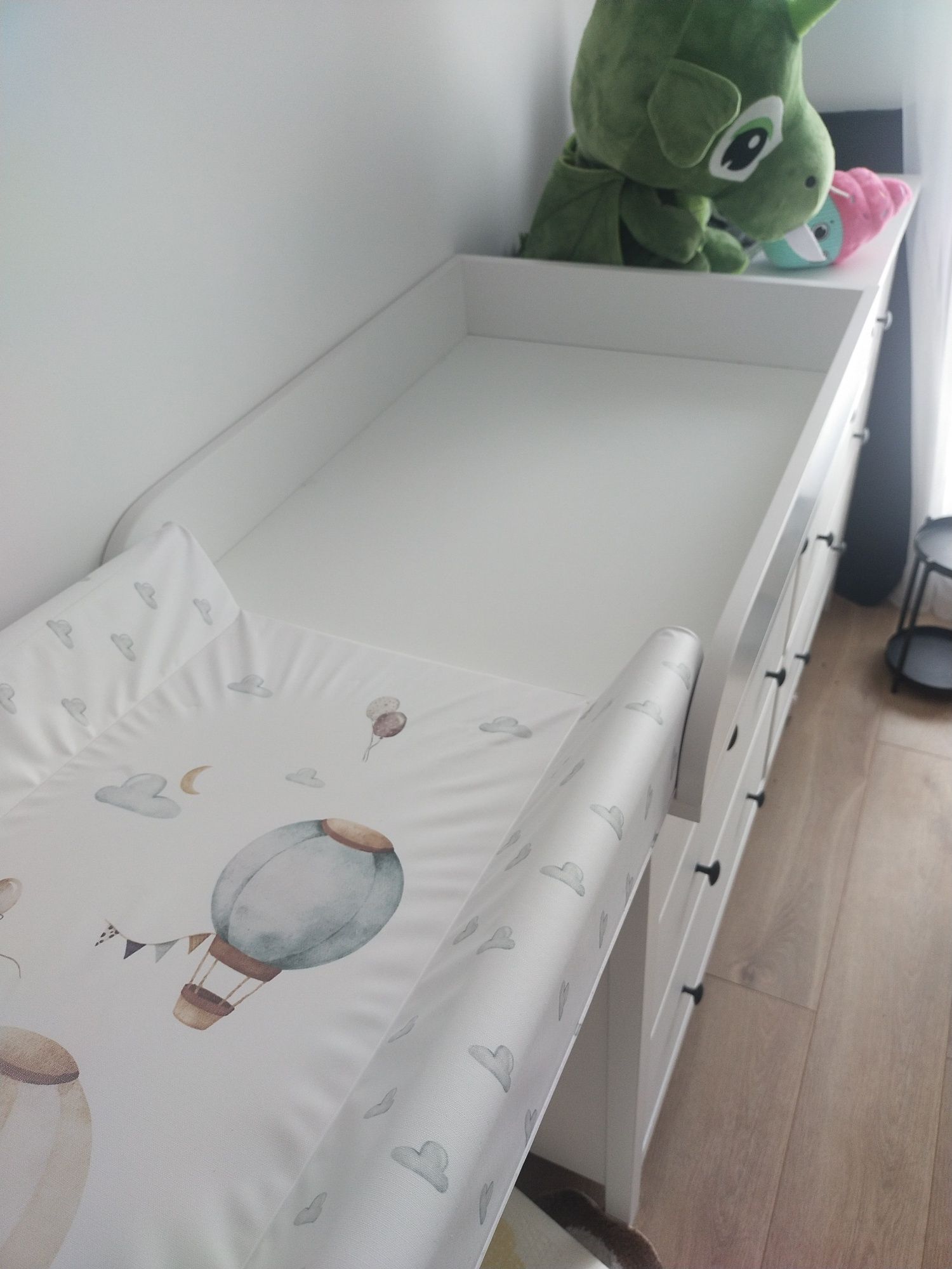 Przewijak na komodę, łóżeczko