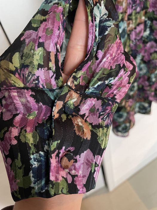 Sukienka w kwiaty zara