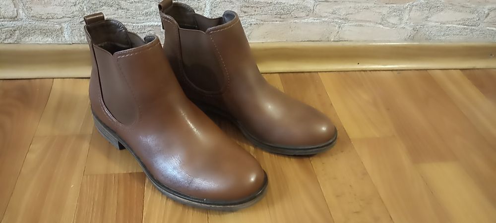 Продам шкіряні  нові брендовані італійськ ботінкиі Челсі 37