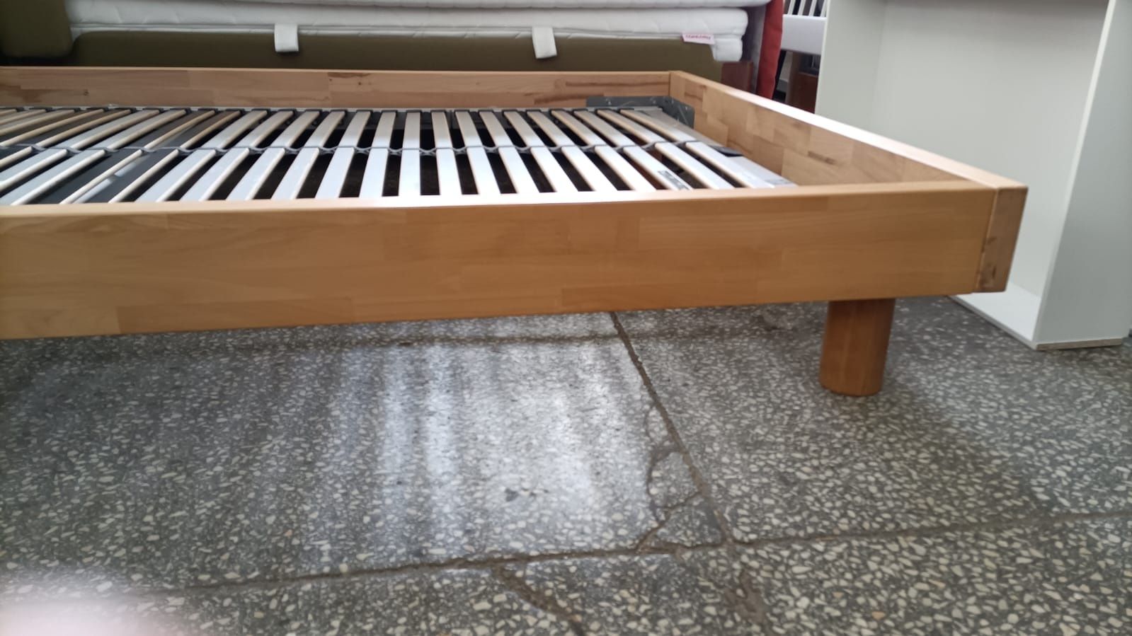 Ładne mocne łóżko drewniane bukowe 140x200 stan super stelaż w całości