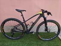 Bicicleta BTT carbono