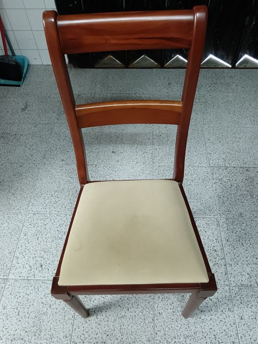 Cadeira de cerejeira