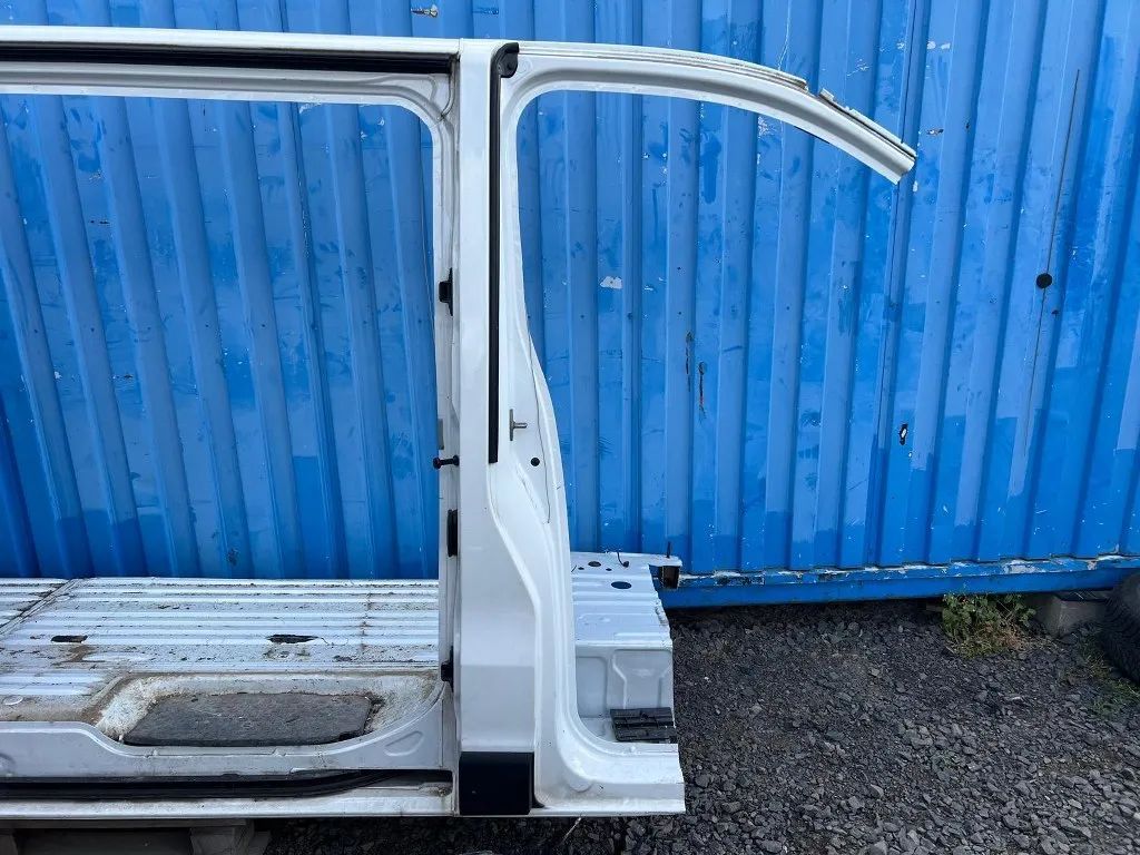Słupek Środkowy Prawy Próg Renault Trafic III Talento NV300 Vivaro B 2014-2025