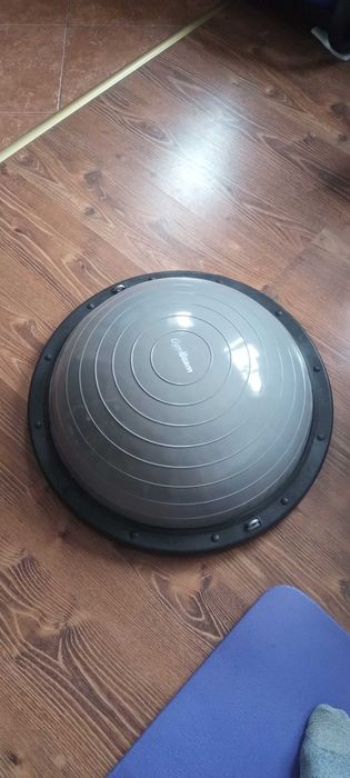 półpiłka BOSU crossfit siłownia sport GymBeam - trener równowagi