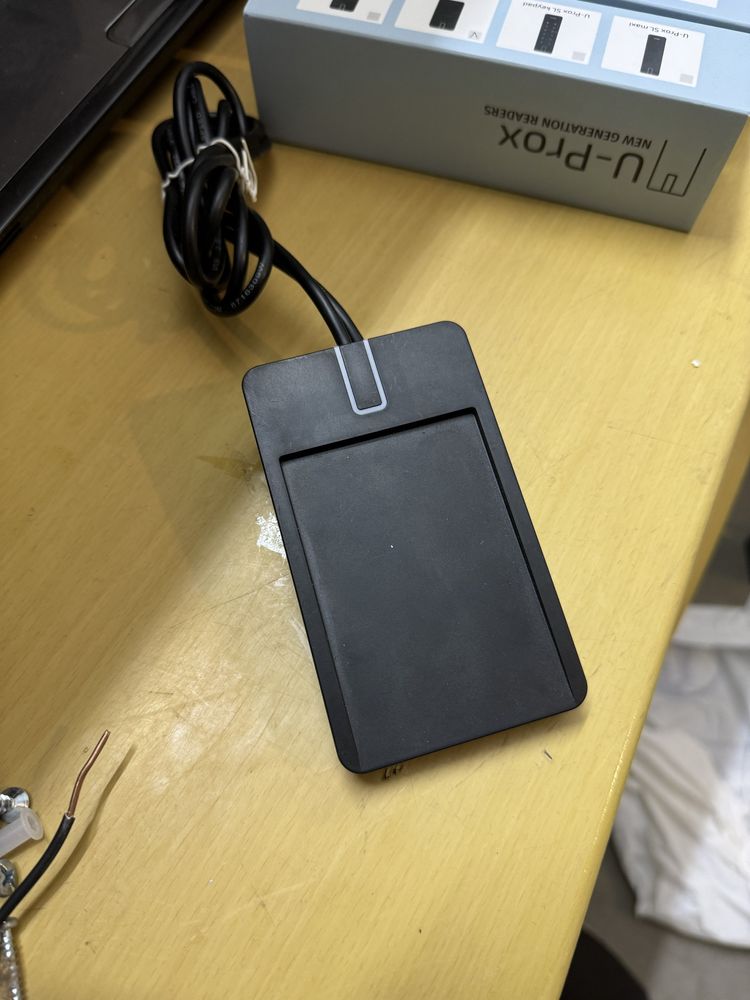 Uprox ip400 + 3 зчитувачі sl mini та uprox desktop