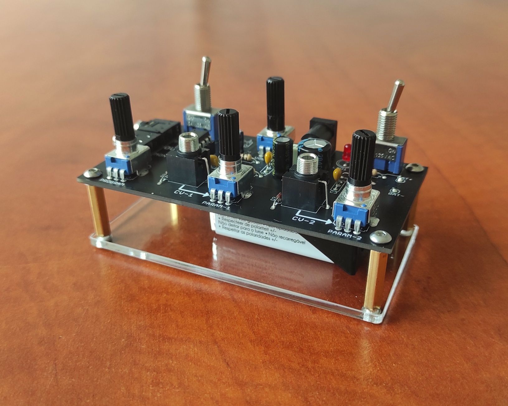 Syntezator M.S.G 2 CV - klon