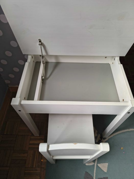 Zestaw stolik z krzesełkiem