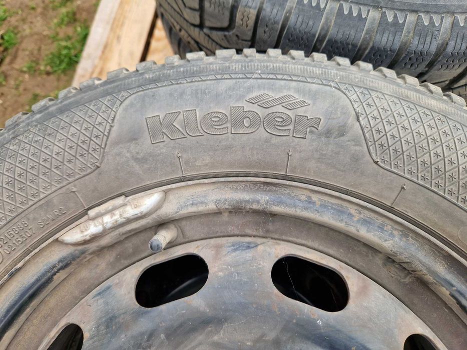 Opony zimowe na felgach stalowych 120zł sztuka