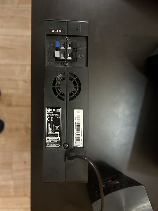 Soundbar LG SJ4R (4.1 - 420 W - Subwoofer Sem Fios)