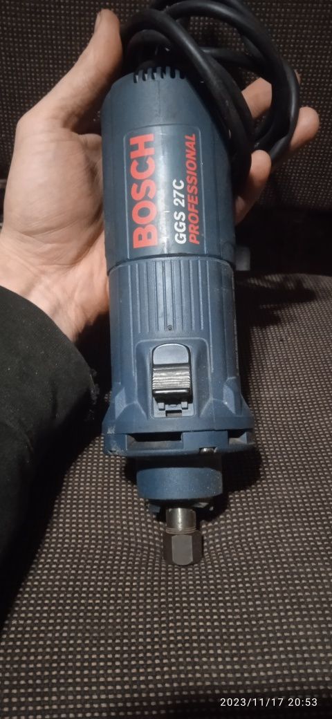 Продам гравер BOSCH