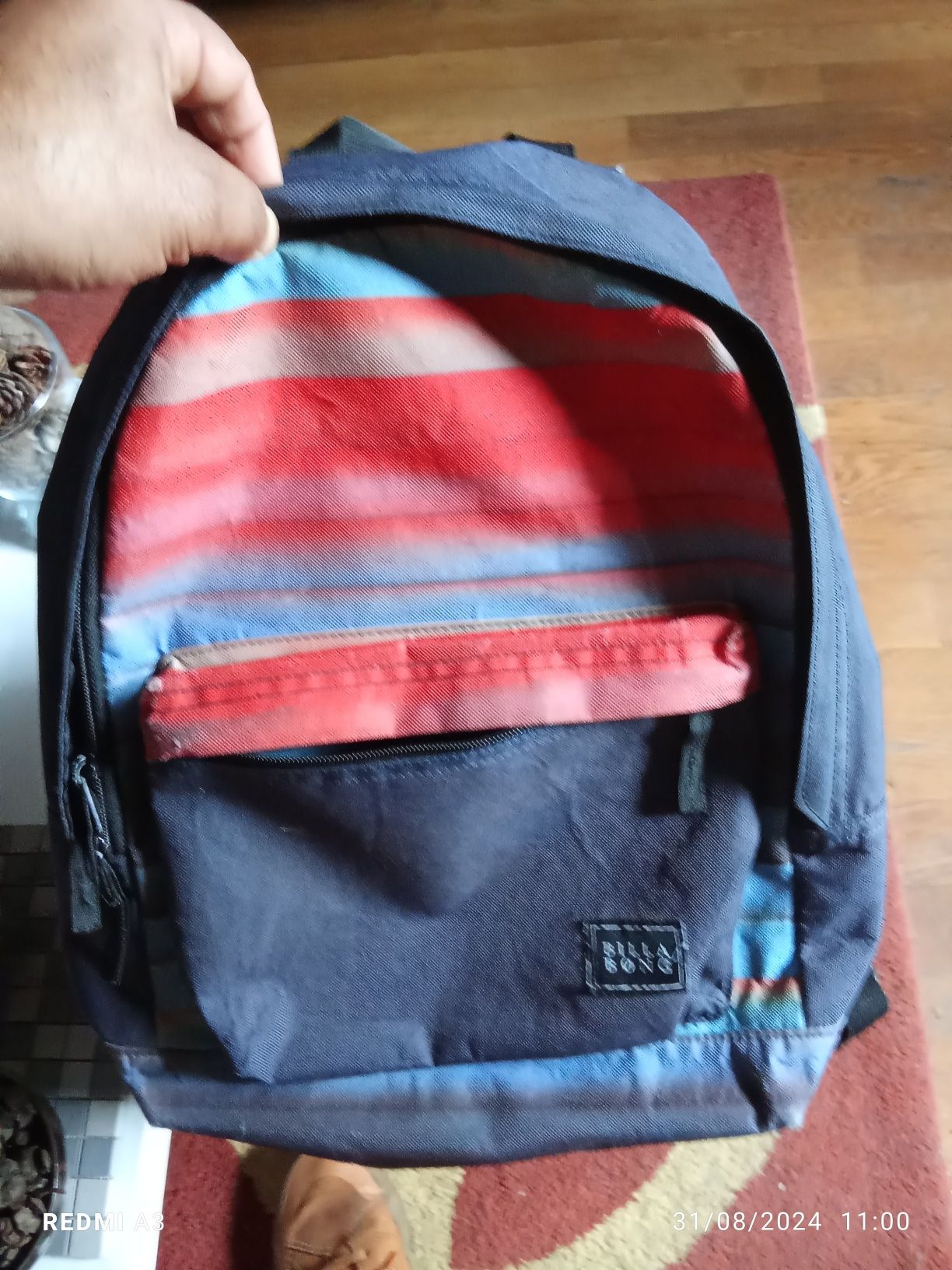 Mochila escolar em bom estado