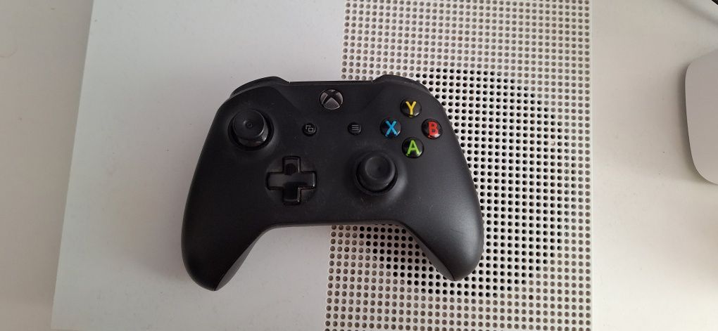 Xbox One X 800gb okazja! Stan jak nowy!