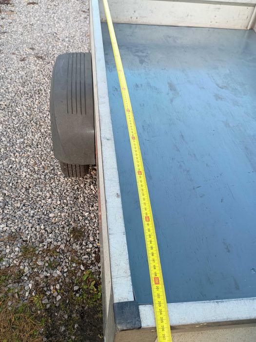 Przyczepka samochodowa