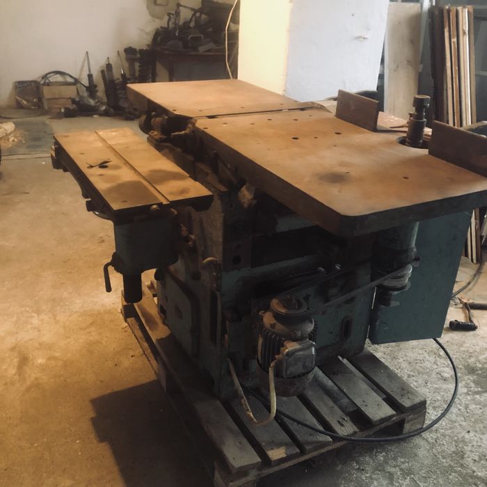 Деревообробний станок