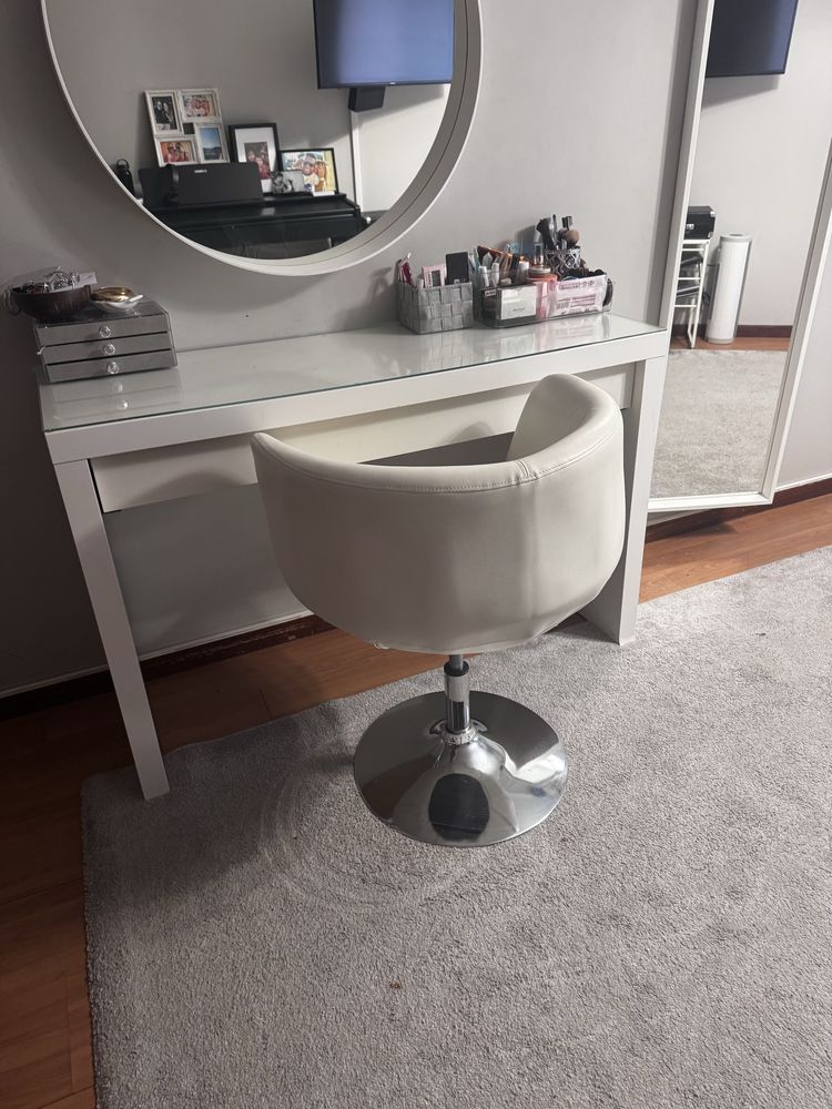 Cadeira giratoria com hidraulico