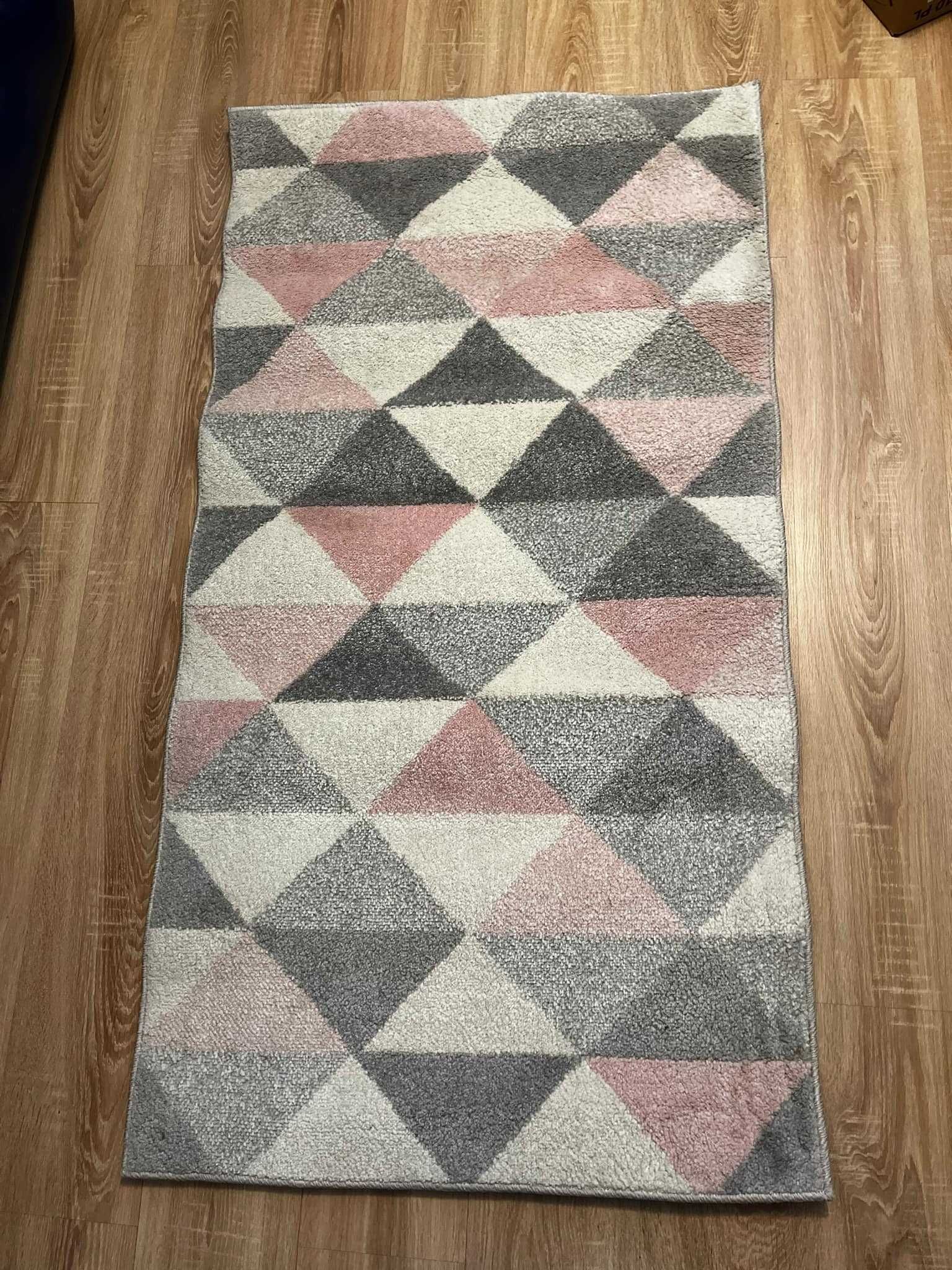 Dywan Light Collection Smoothie Pink trójkąty 150x80