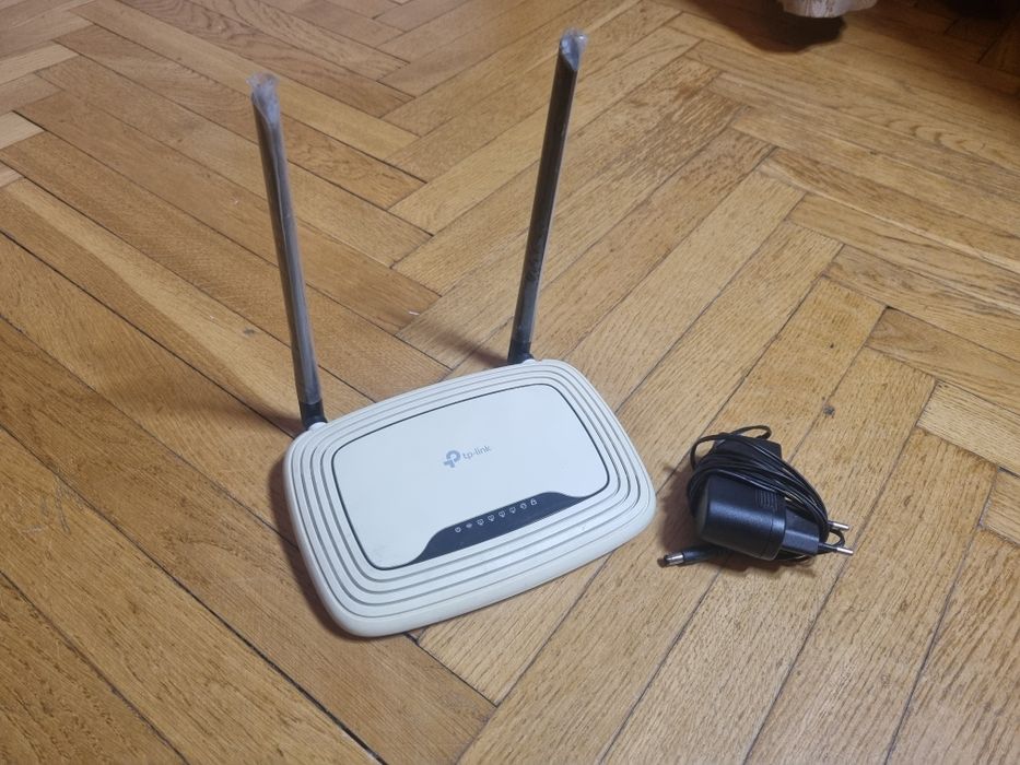 Router TP-Link wr841N