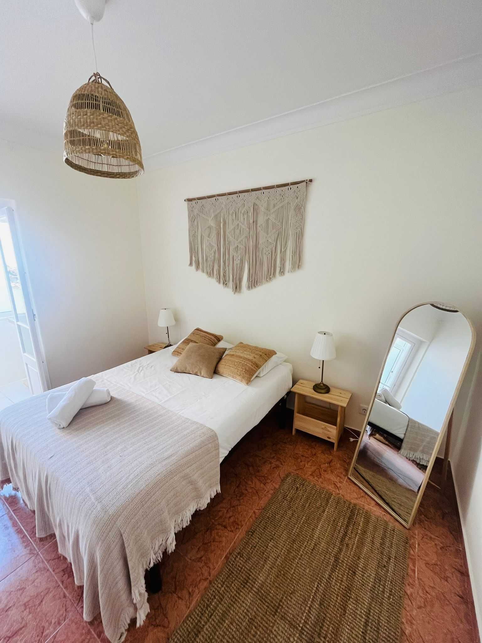 Quarto na Trafaria sem caução 7min praia