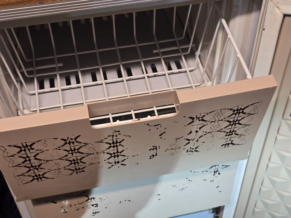 Sprzedam zamrażarke Pingwin 100