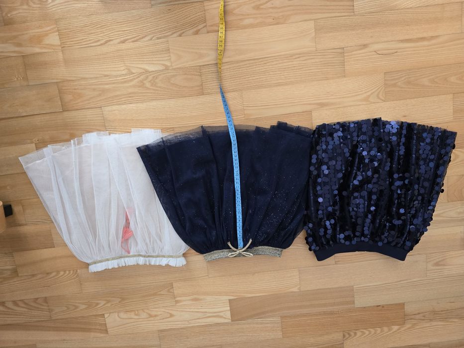 Spódniczki 122/128 + bolerko brokatowe