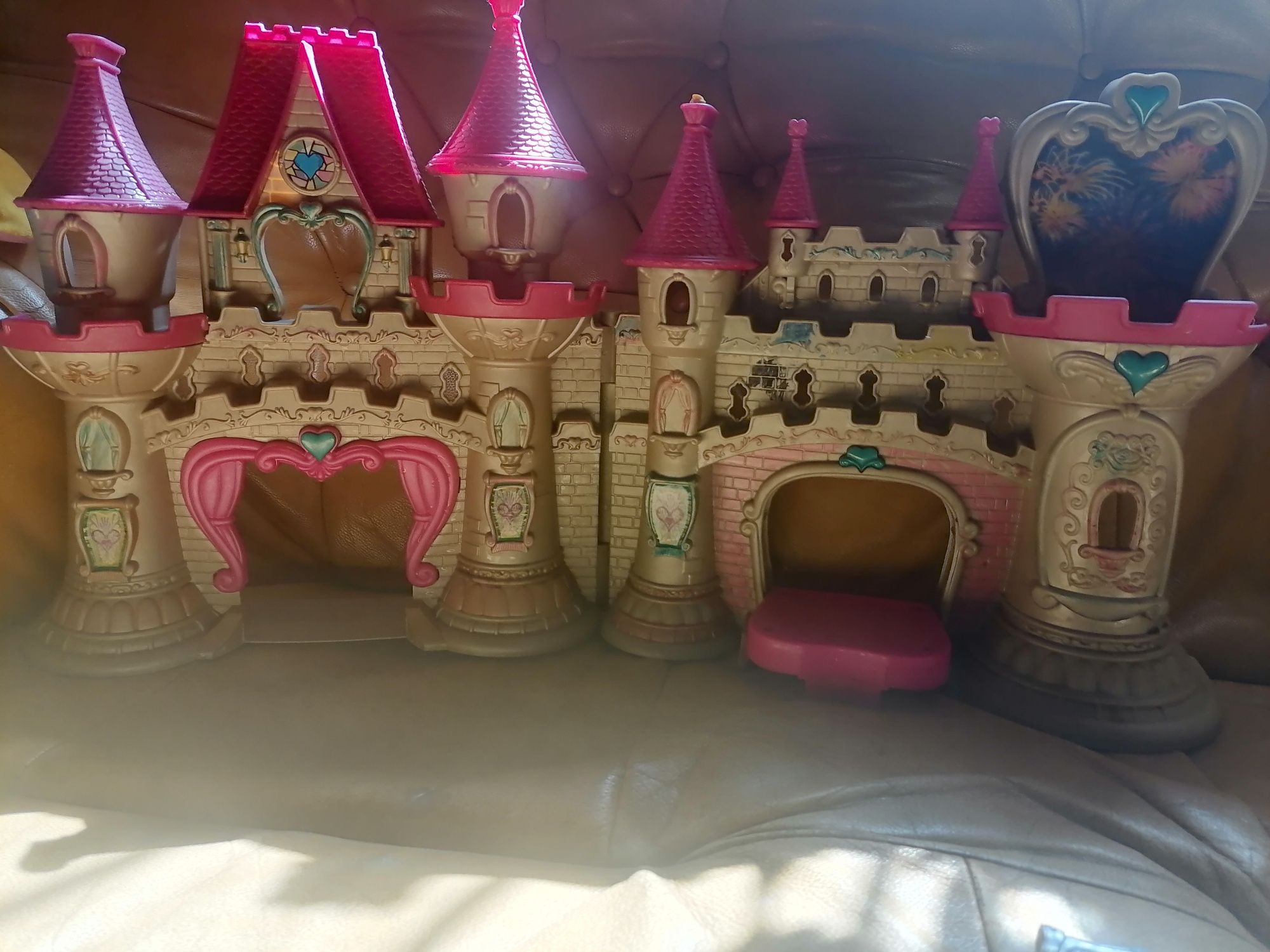 Дитячий замок для дівчат