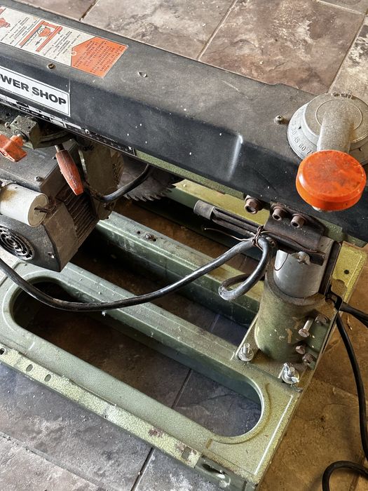 Serra circular de braço radial Dewalt