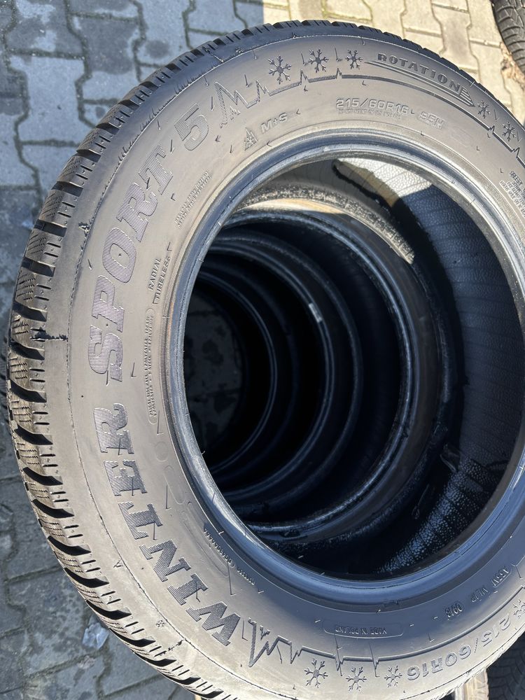 Komplet opon zimowych 215/60 R16 Dunlop