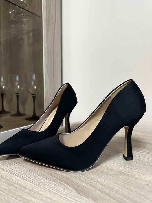 Туфлі човники сатинові 38 р