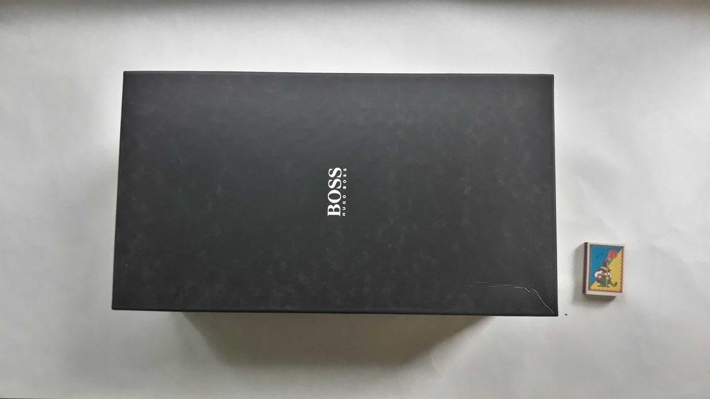 Оригинал фирменная коробка Hugo Boss от обуви мужские туфли