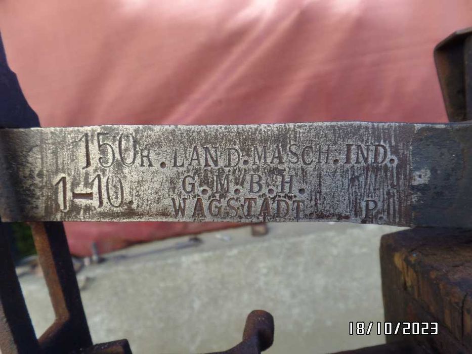 zabytkowa waga  idealna do ogrodu jako ozdoba