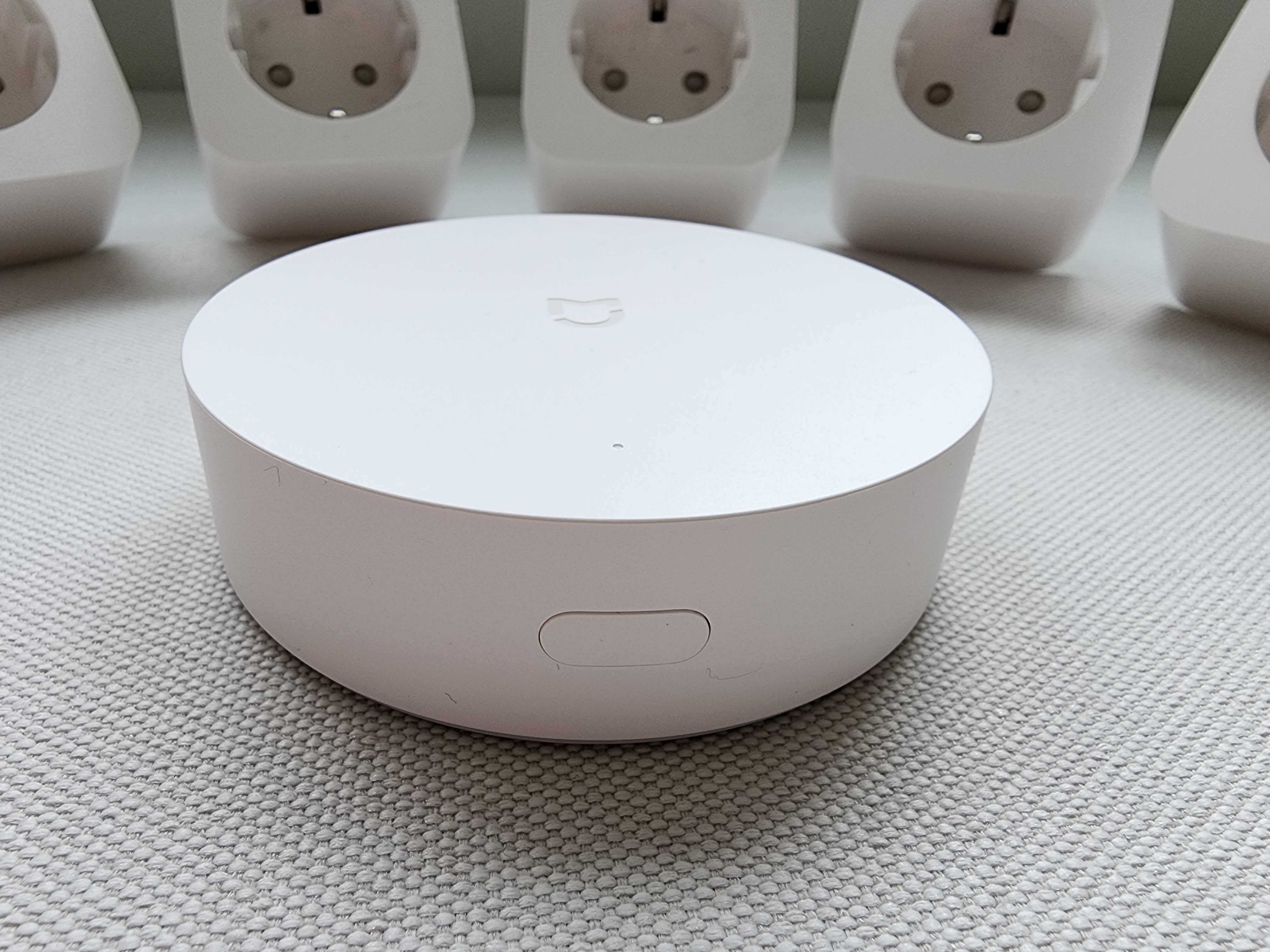 Комплект Xiaomi Gateway ZNDMWG03LM + 2 Zigbee розетки