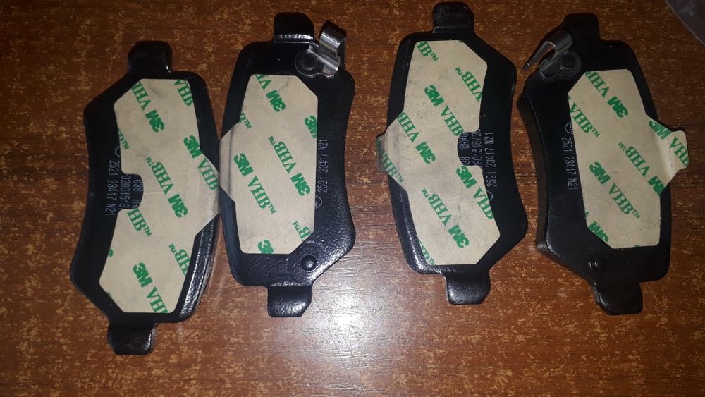 Продам нові гальмівні колодки Brembo італія.