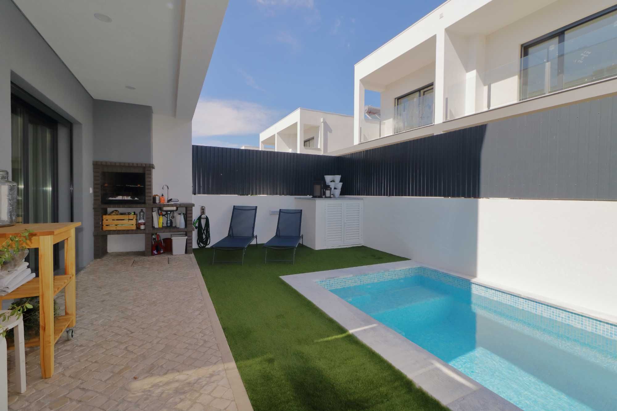 Moradia com piscina como nova Pinhal do General