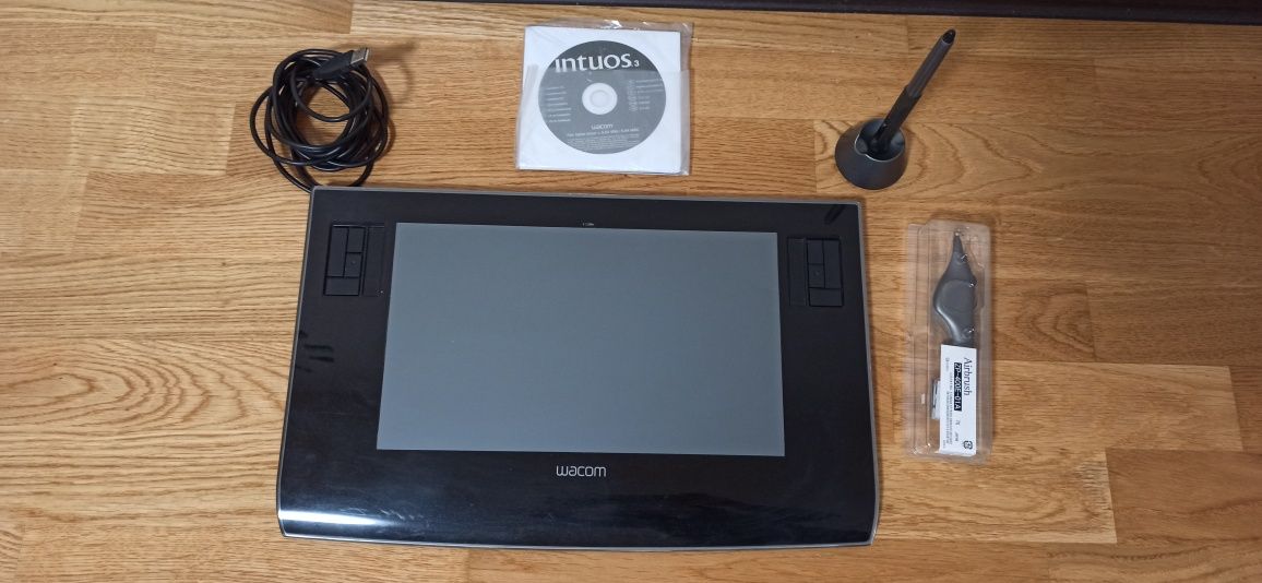 Планшет графічний Wacom Intuos 3 PTZ-631W подарунок airbrush