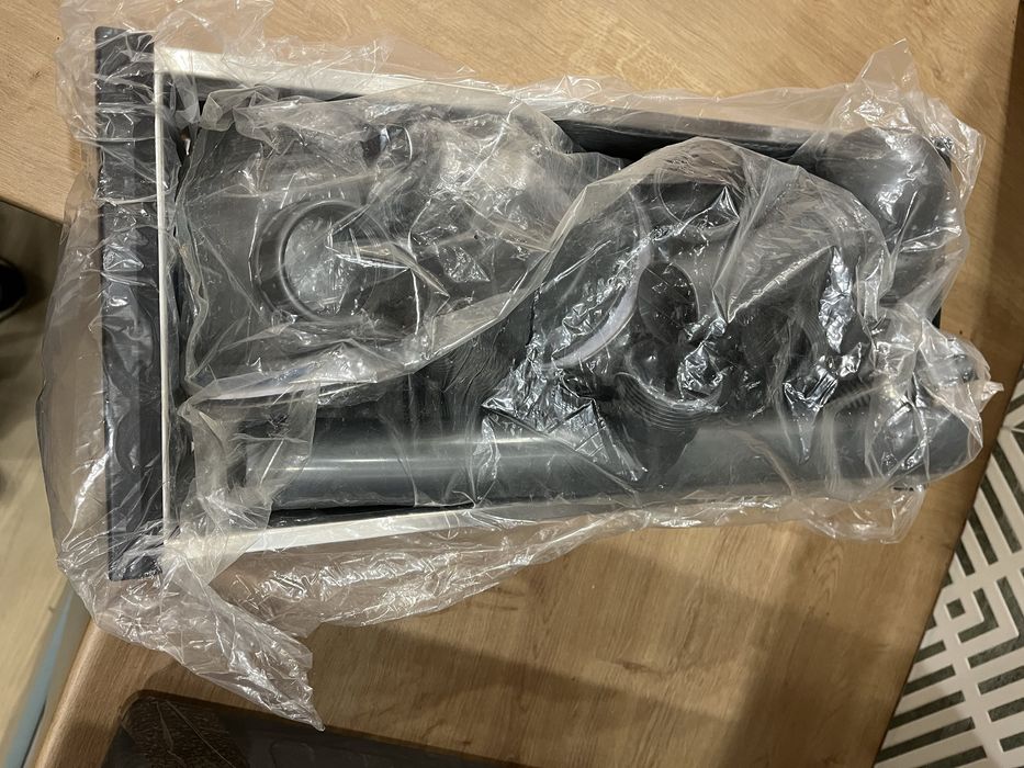 Продам кухонну мийку нову нерж сталь