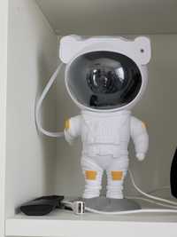 Projektor lampka nocna led astronauta