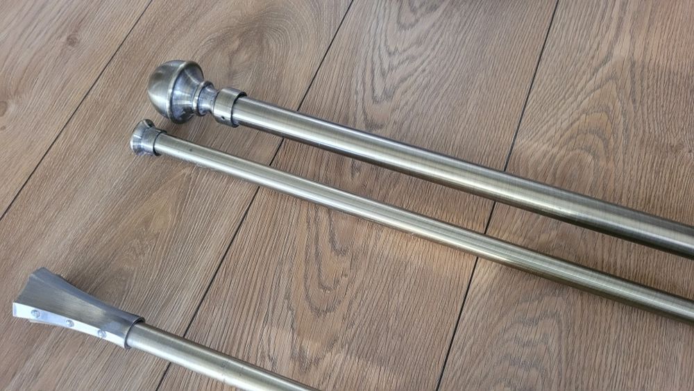 Karnisze podwójne lub pojedyncze