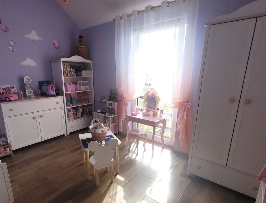 Komplet mebli dziecięcych dla dziewczynki