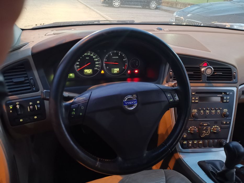 Volvo S60 2.4 D5 de 185CV 2006 com GARANTIA /Aceita-se troca por Mota