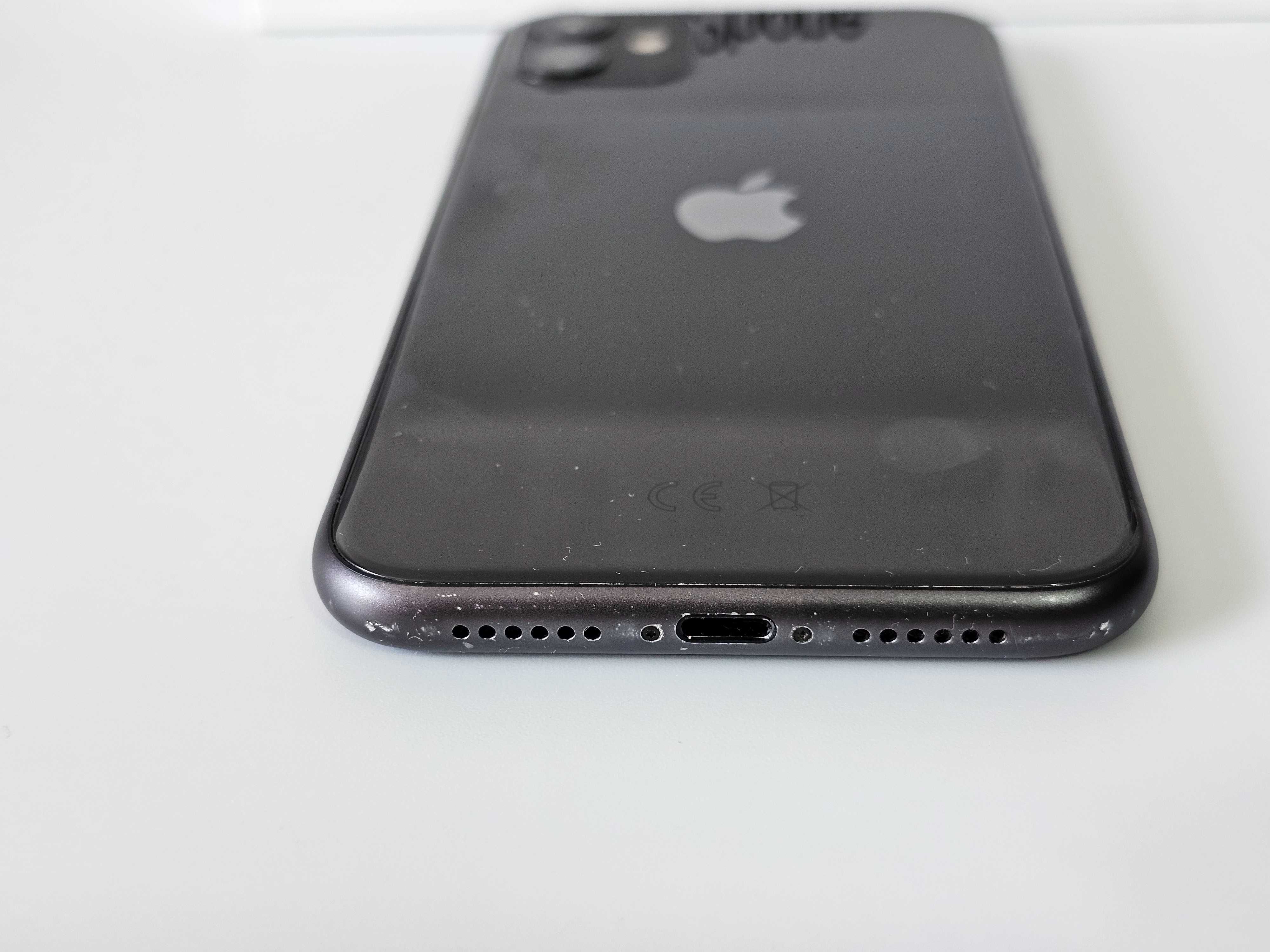 Iphone 11 com 128Gb em ótimo estado. Bateria a 73%. Tudo de origem