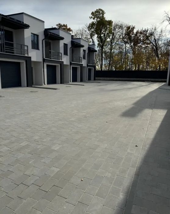 Продаж 2 поверхового таунхауса