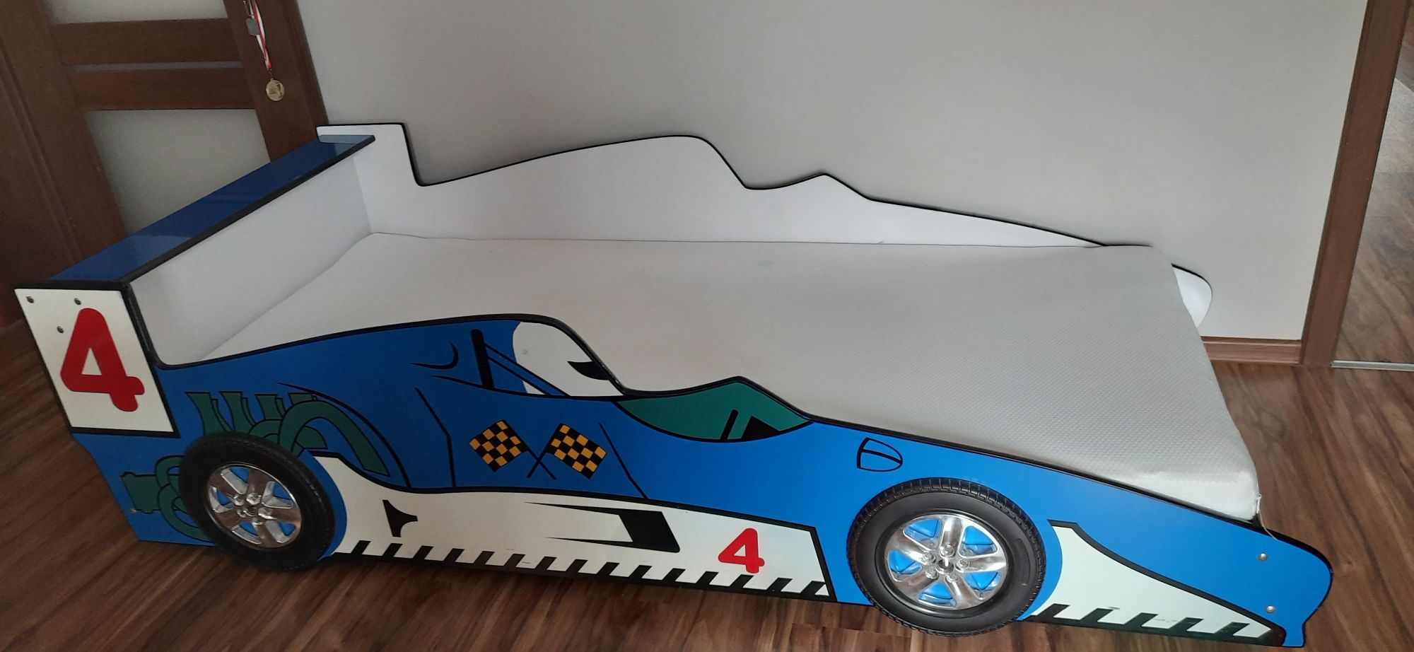 Łóżko auto z materacem 90x200