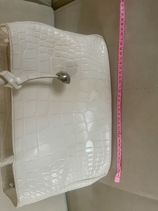 Mala Furla branca em pele