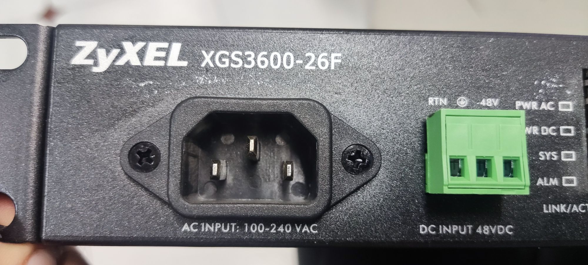 switch fibra  24 porta zyxel xgs3600-26f