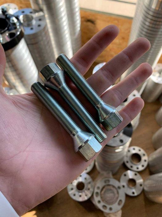 Скидки на колесные проставки чтобы расширить авто !