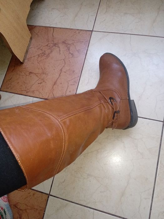 Сапожкі коричневі 39 р.